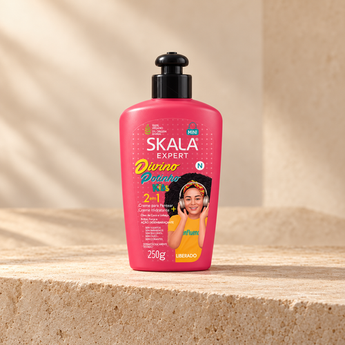 Crema para peinar Skala Expert Divino Potinho Kids 2 en 1 de 250 g, envase rosado con dosificador negro