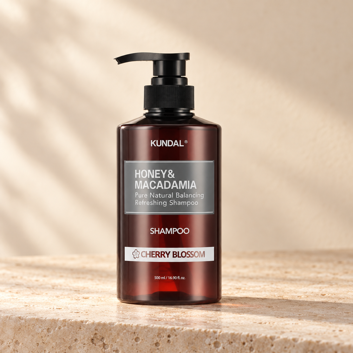 Shampoo Kundal Honey & Macadamia Cherry Blossom 500 ml, envase frontal
