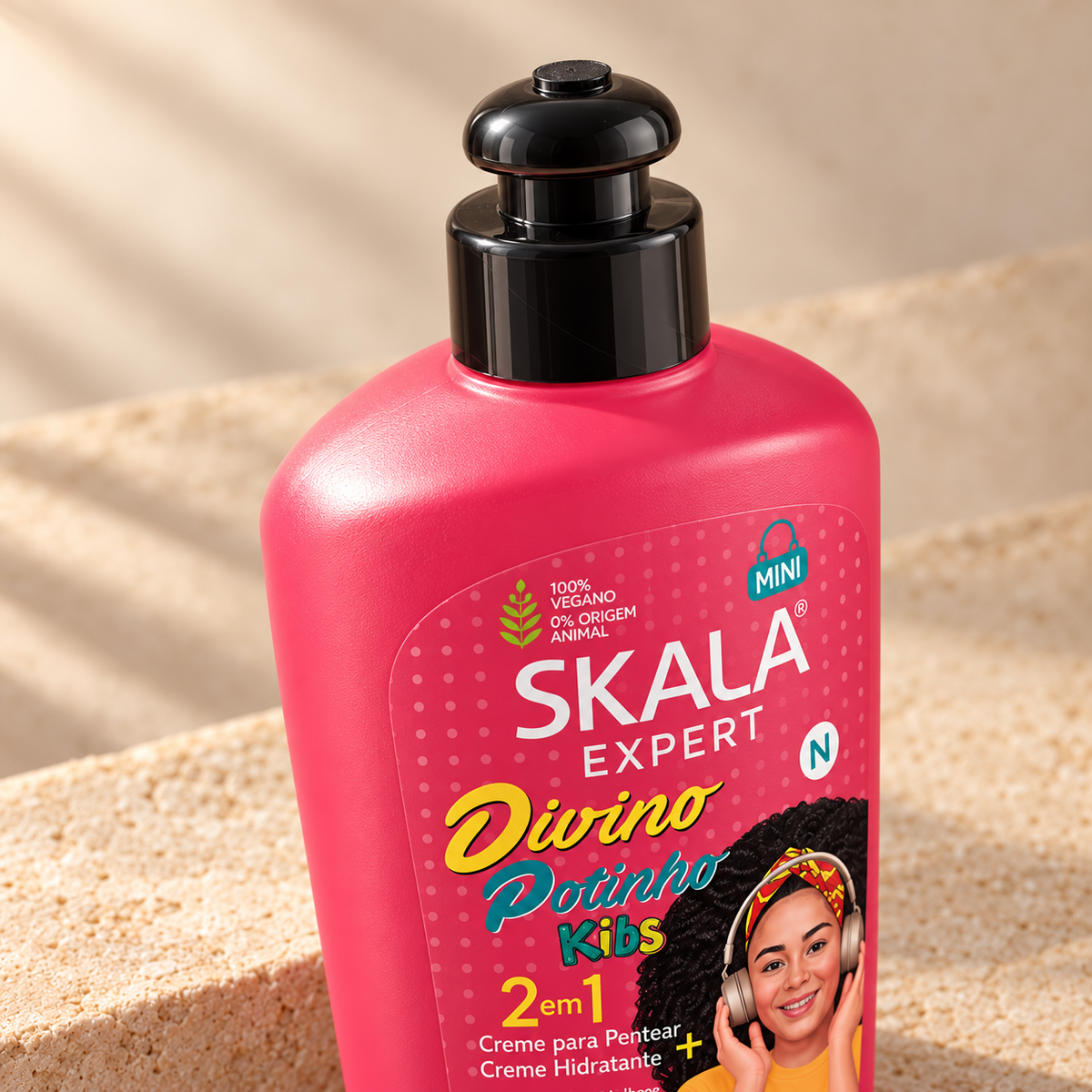 Detalle de la etiqueta Divino Potinho Kids 2 en 1: crema para peinar y crema hidratante