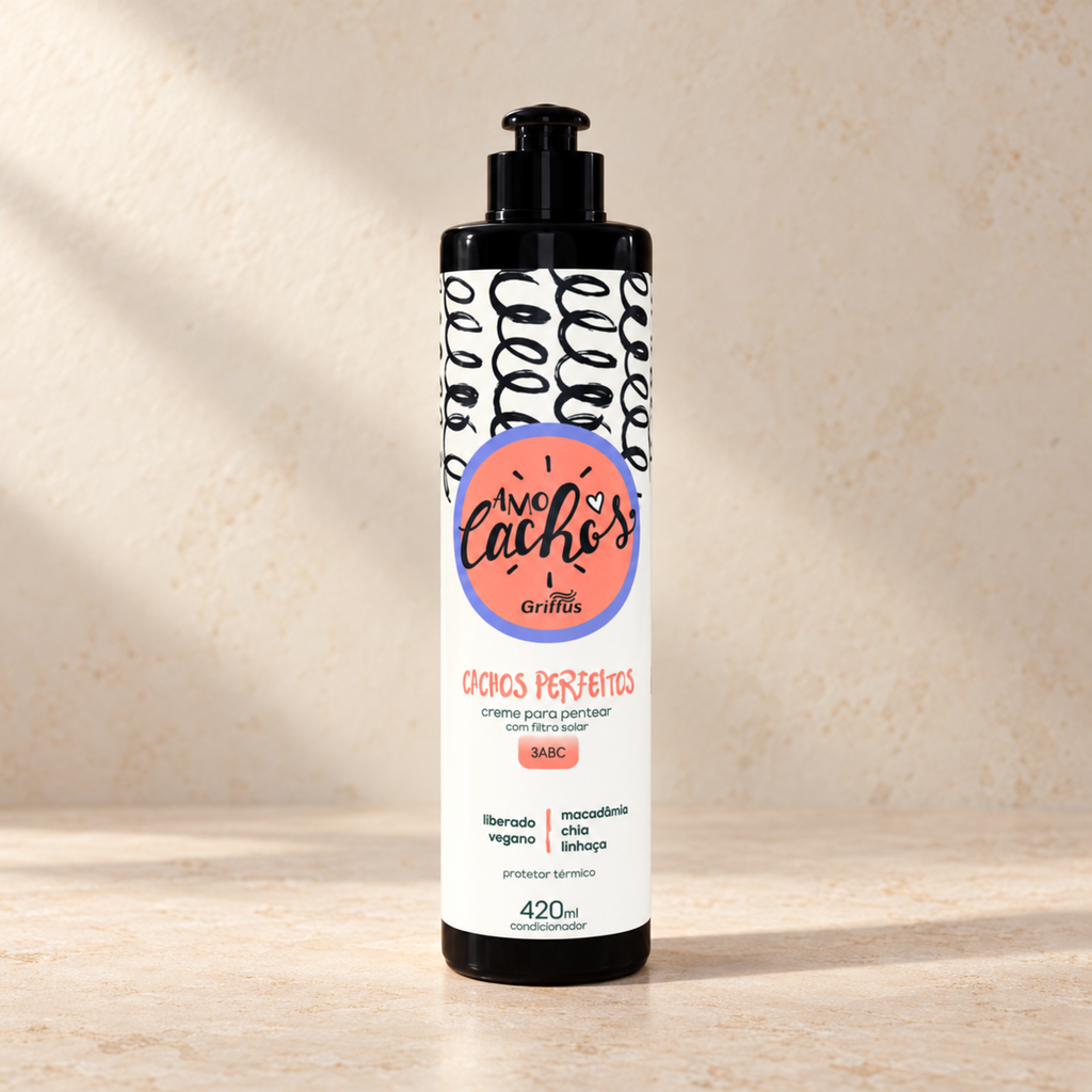 Crema para Peinar Griffus Amo Cachos Cachos Perfectos 420 ml, envase negro con etiqueta naranja