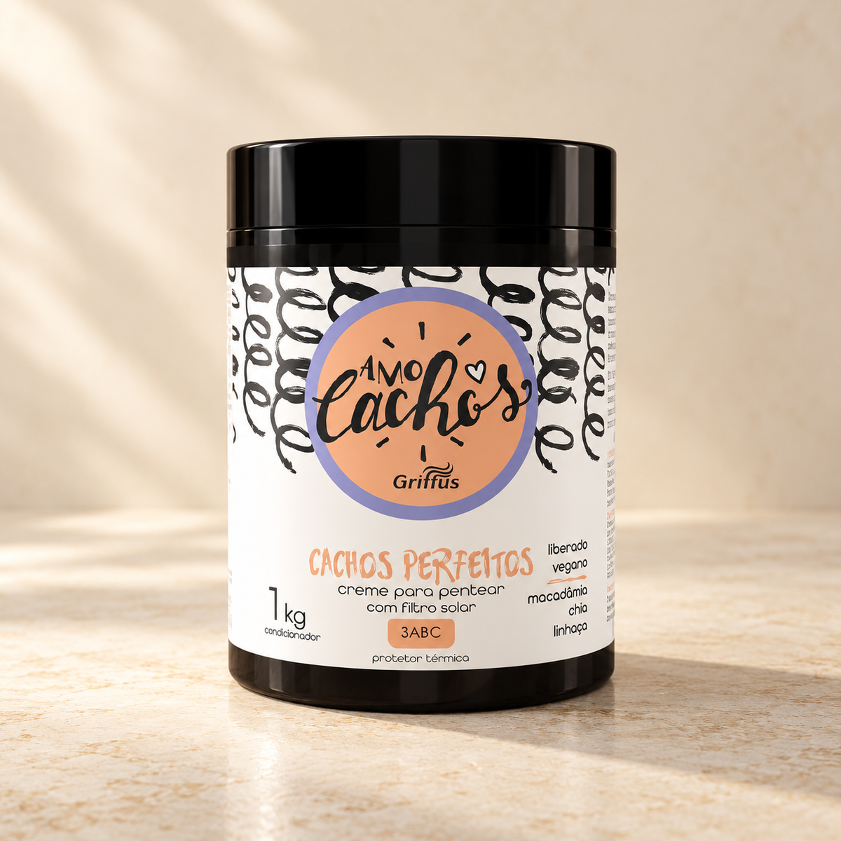 Pote negro de Crema para Peinar Griffus Amo Cachos Cachos Perfectos de 1 kg, 3ABC, con etiqueta naranja